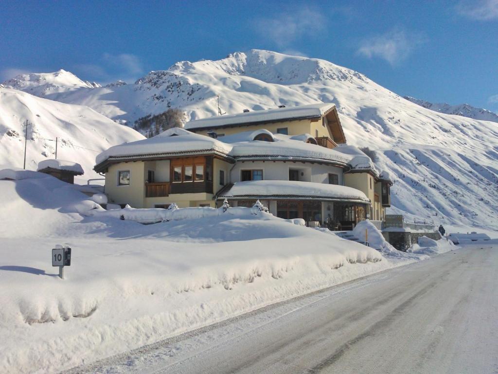 Hotel Alpenjuwel Melago Экстерьер фото